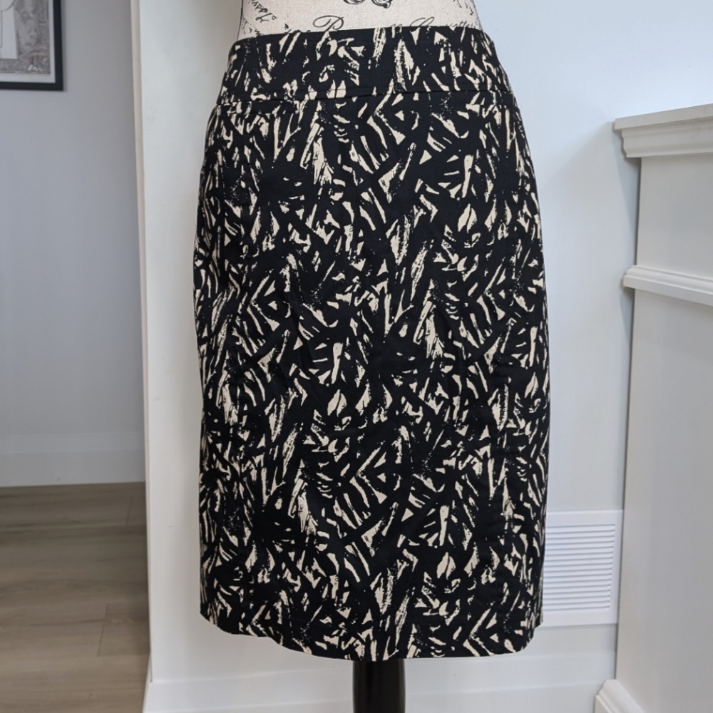 CLEO | Women's Black/Cream Abstract Fully Lined High-Waisted Midi Pencil Skirt